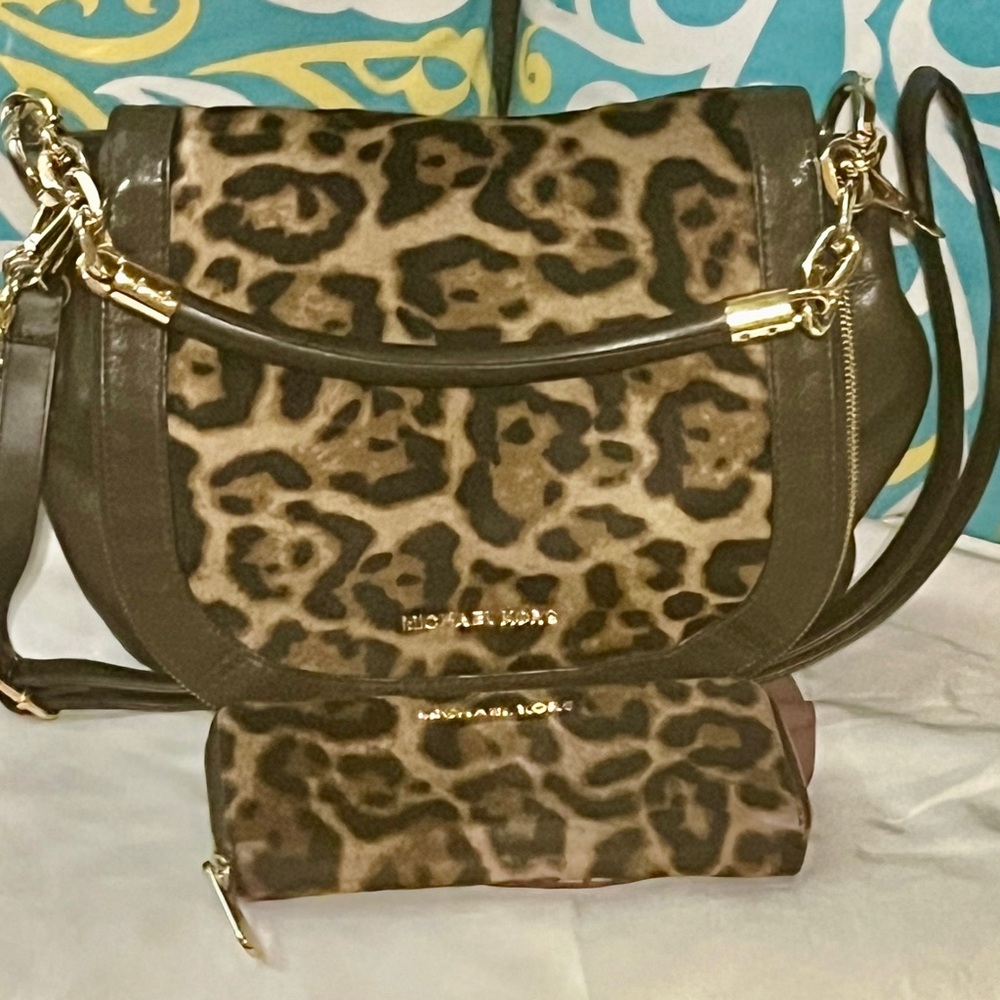 Michael Kors Medium Leopard Calf Hair Bag W/Matching Wallet Mint Condition!!!